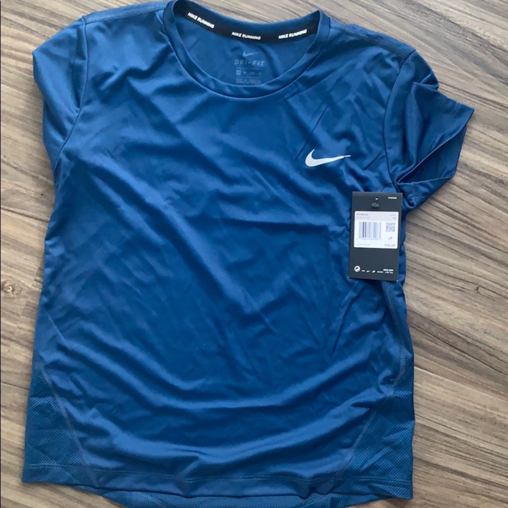 Women’s dry fit t